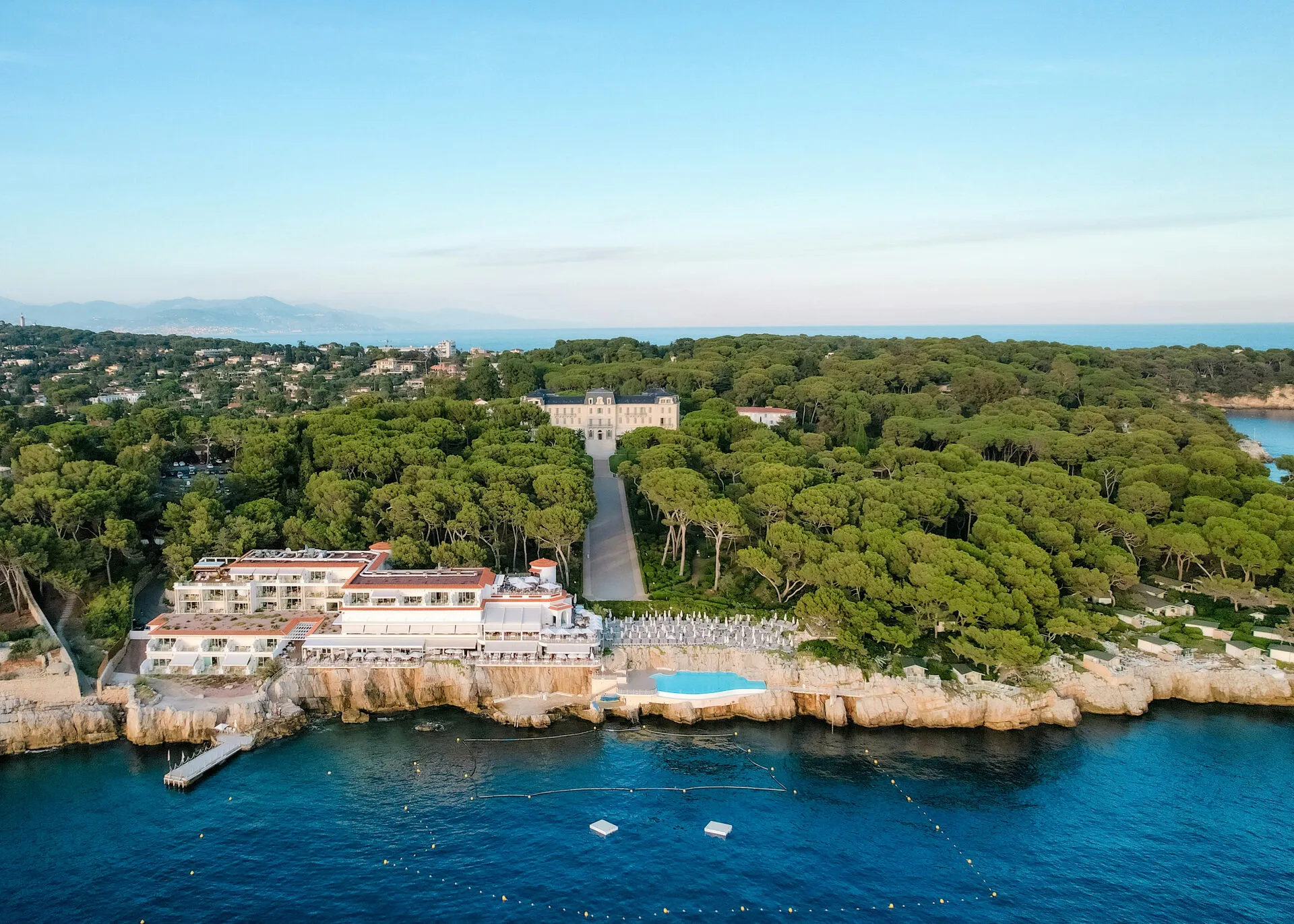 Vue aérienne de la Côte d'Azur